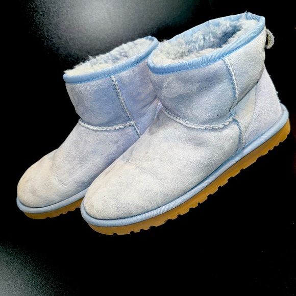 UGG Boots - Picture 5 of 6
